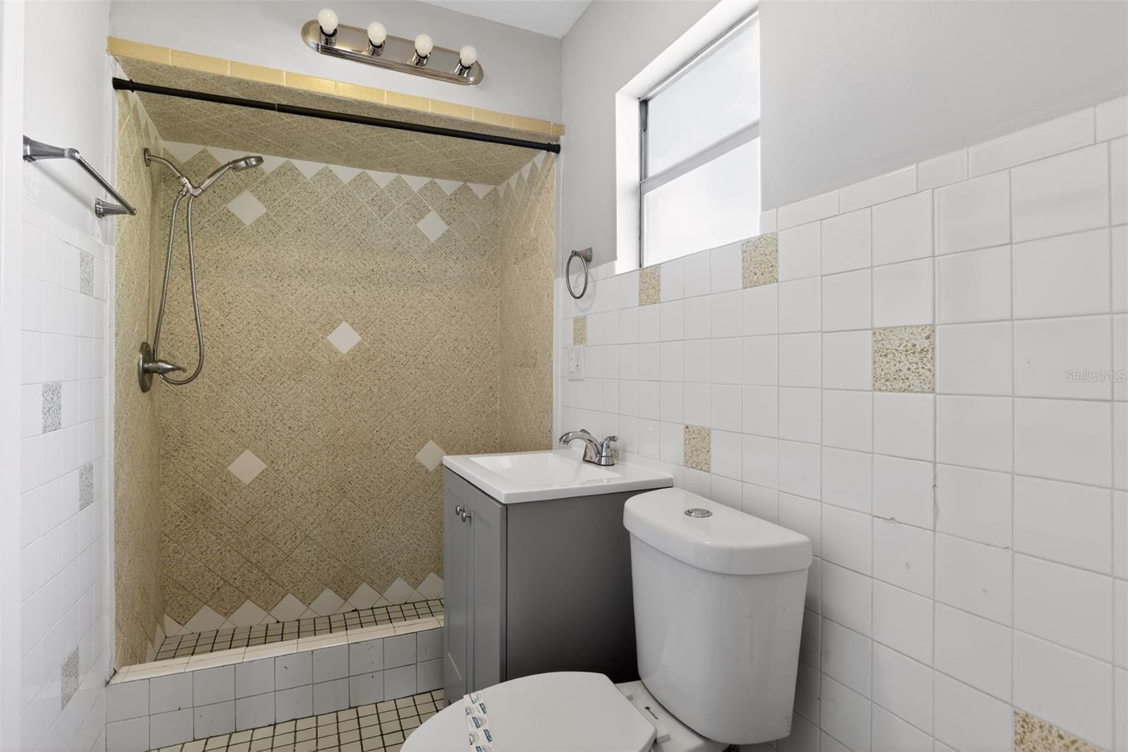 OAKLAND HILLS - Residential