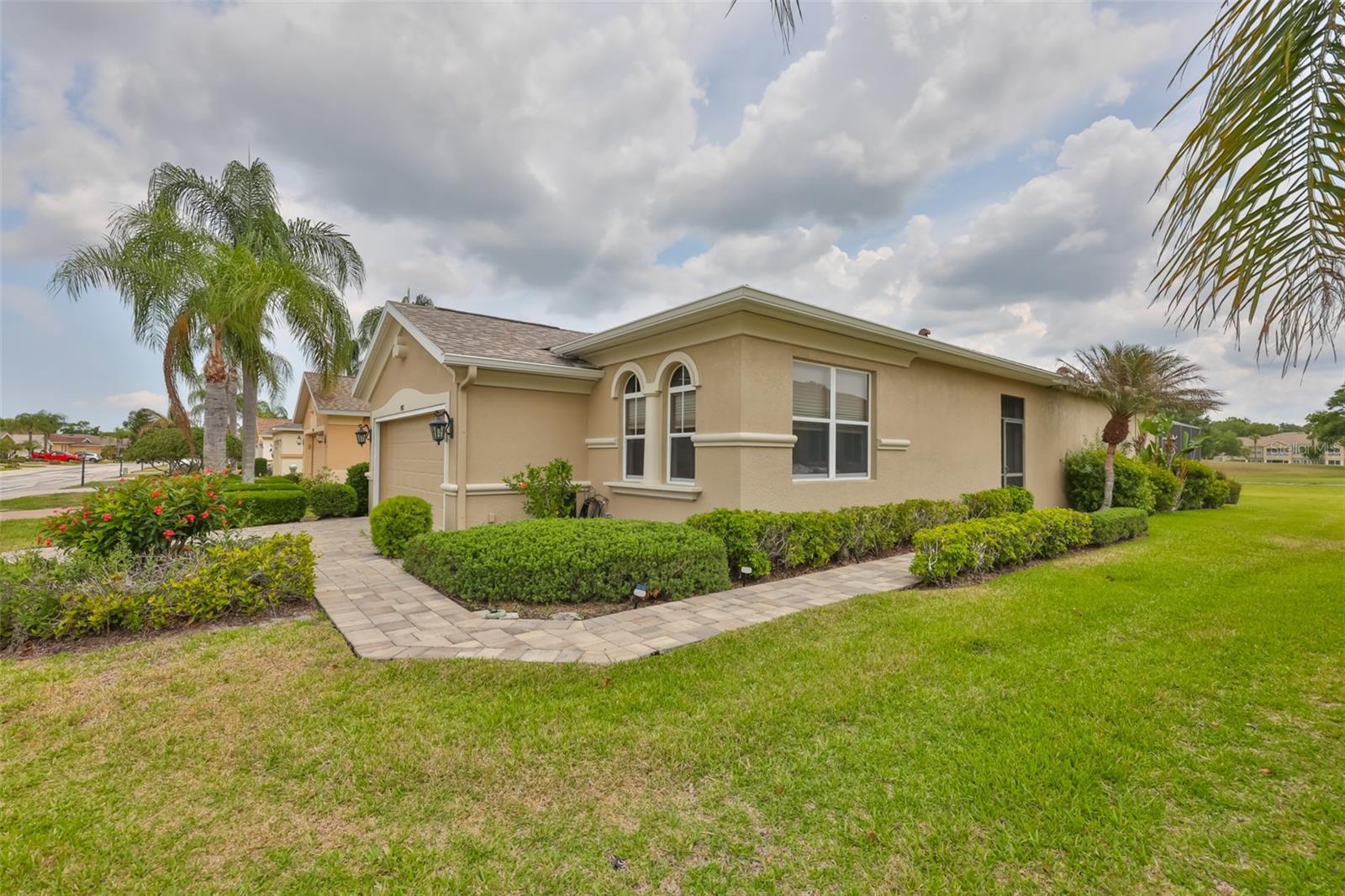 1907 STERLING GLEN COURT