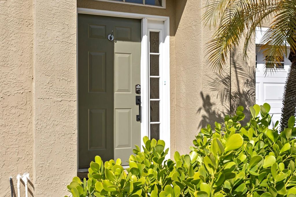 Photo of 2917 Bayshore Pointe Drive, Tampa, FL 33611 (MLS # TB8477822)