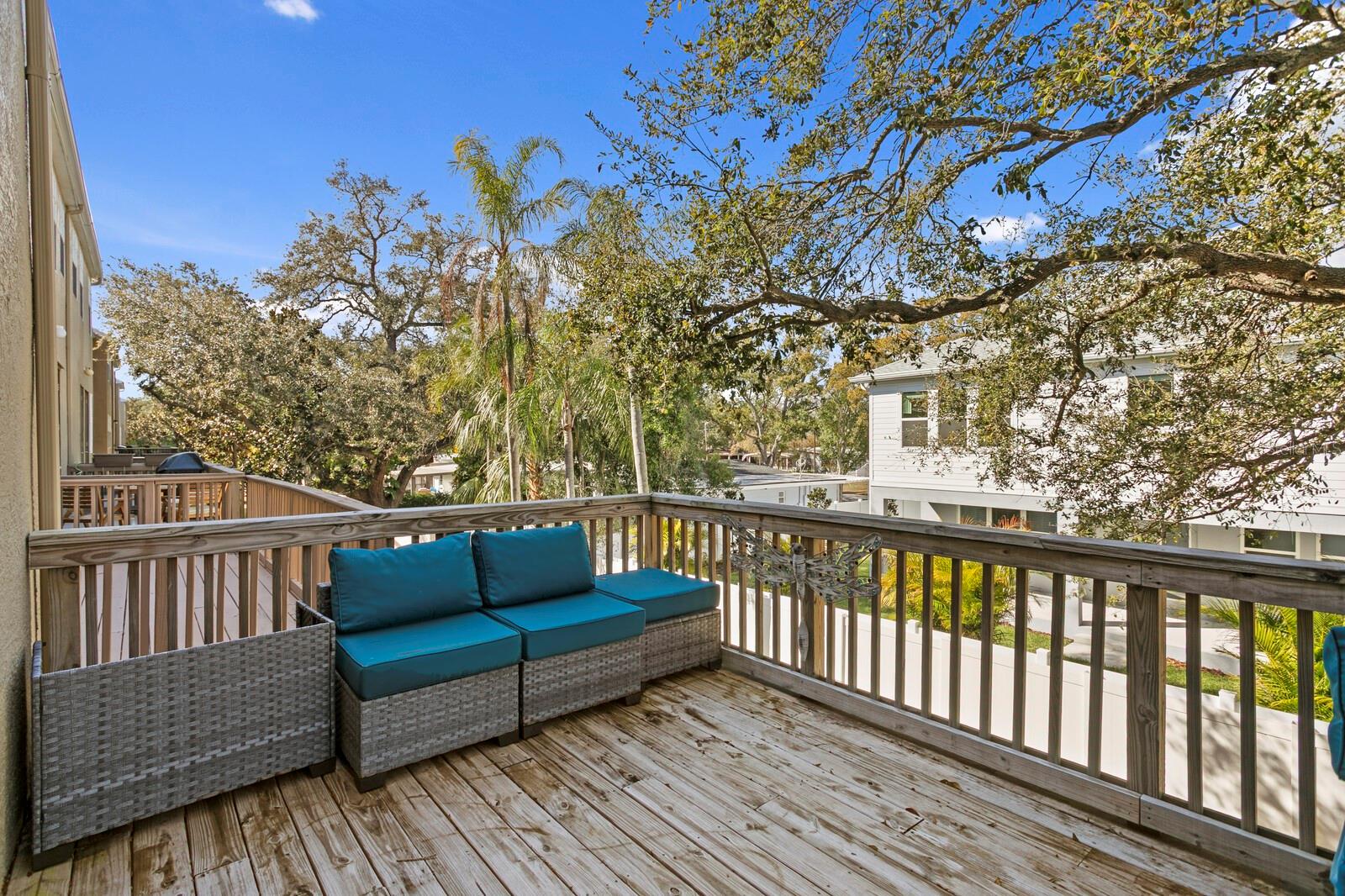 BAYSHORE POINTE TOWNHOMES - Residential