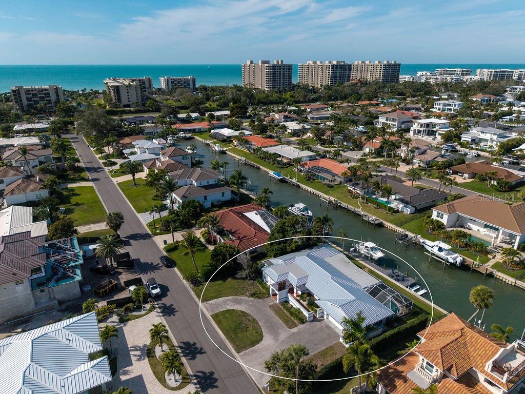 COUNTRY CLUB SHORES - Residential