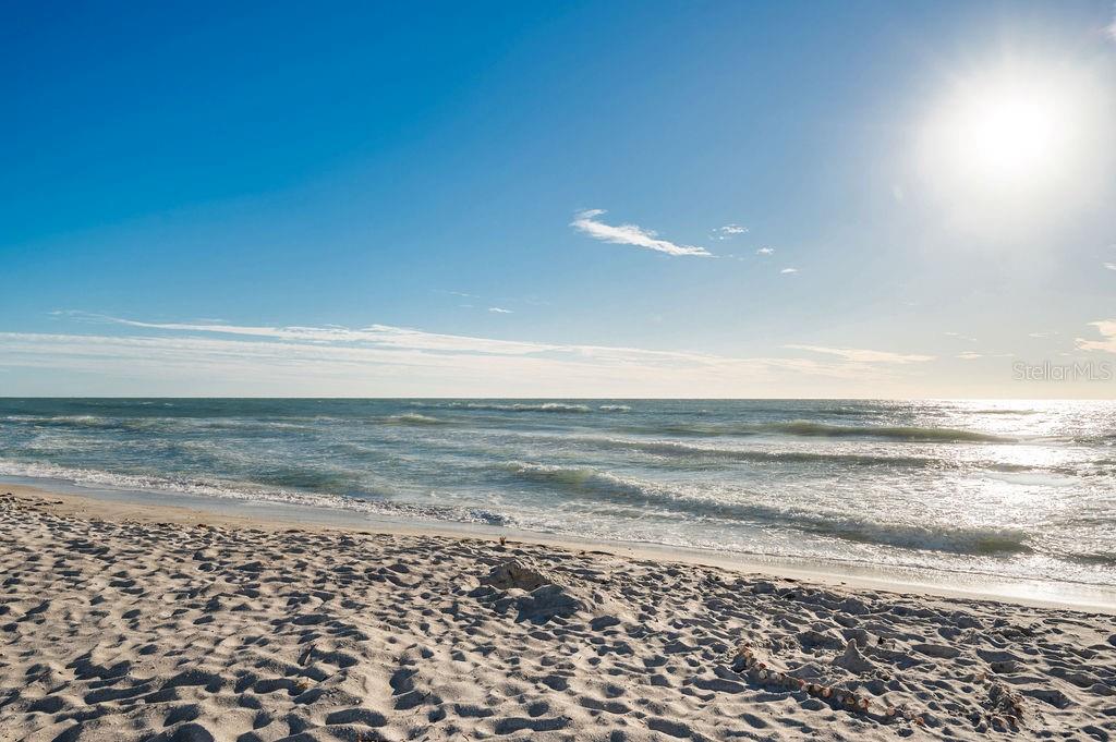 COUNTRY CLUB SHORES - Residential