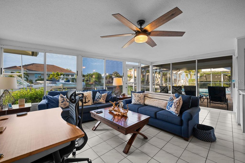 COUNTRY CLUB SHORES - Residential