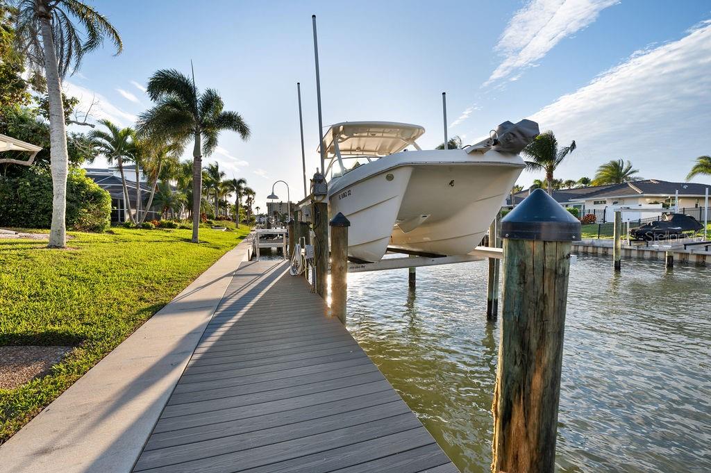 COUNTRY CLUB SHORES - Residential