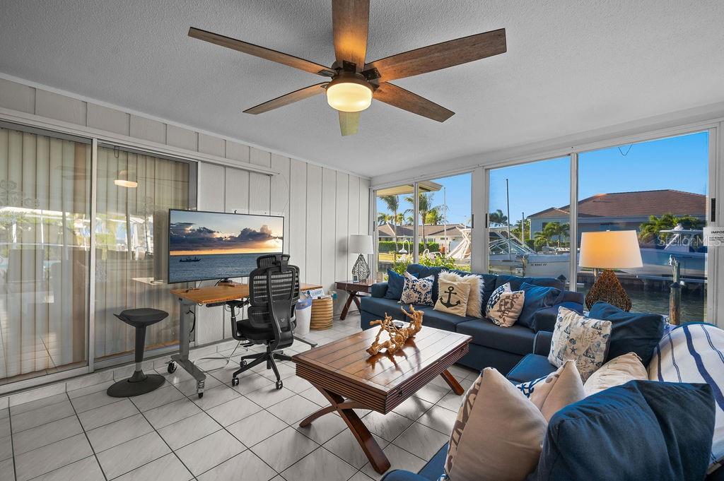 COUNTRY CLUB SHORES - Residential