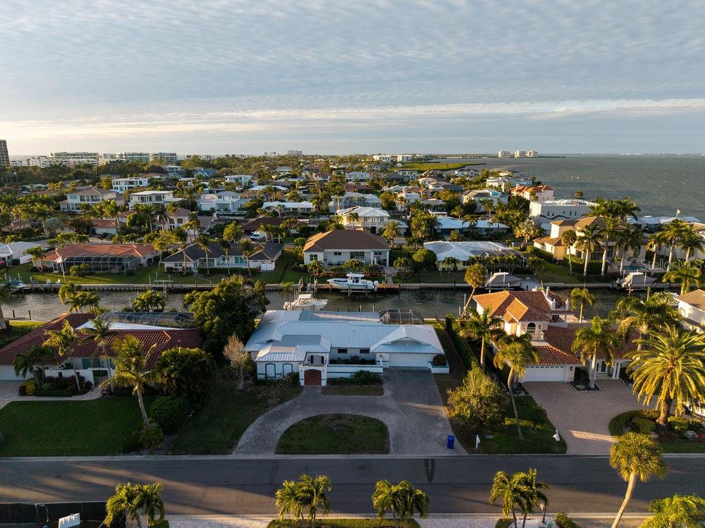 COUNTRY CLUB SHORES - Residential