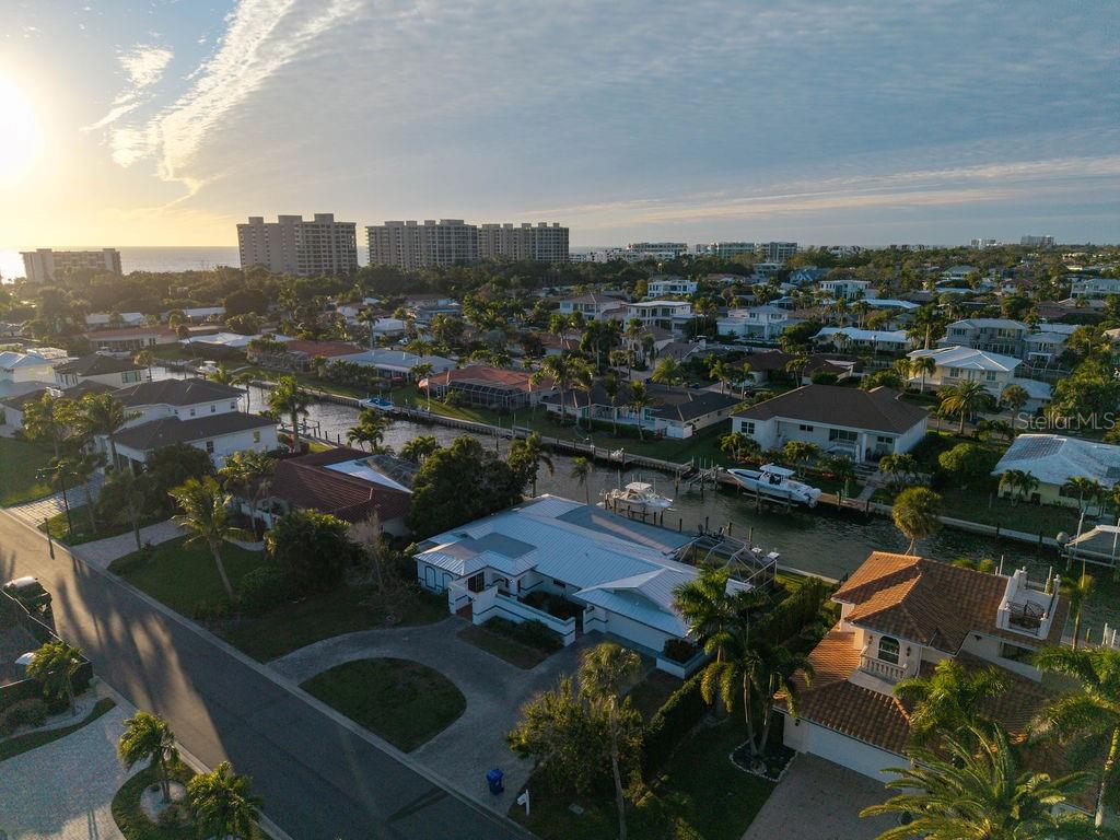 COUNTRY CLUB SHORES - Residential