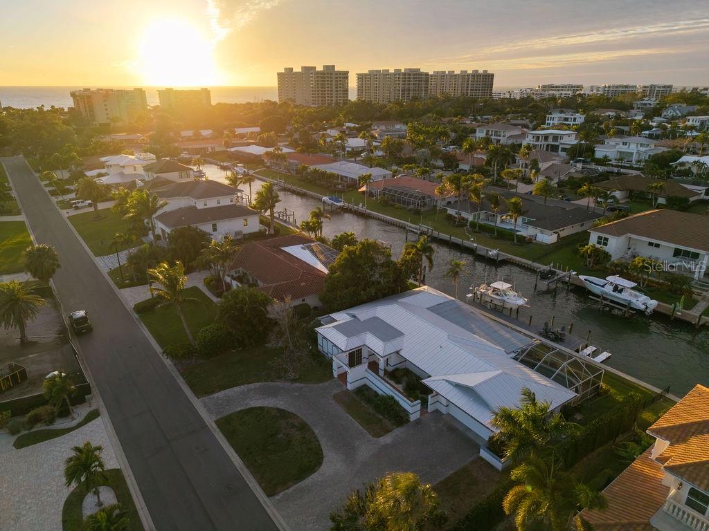 COUNTRY CLUB SHORES - Residential