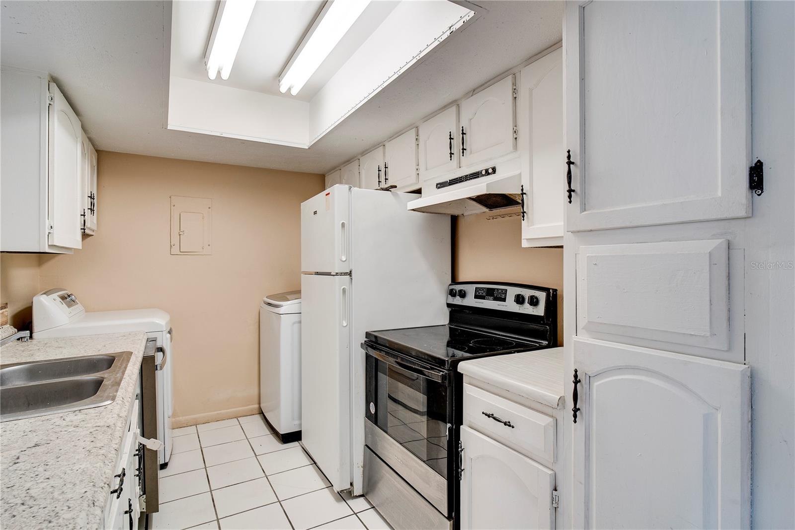 LEMON TREE CONDO SEC 01 - Residential