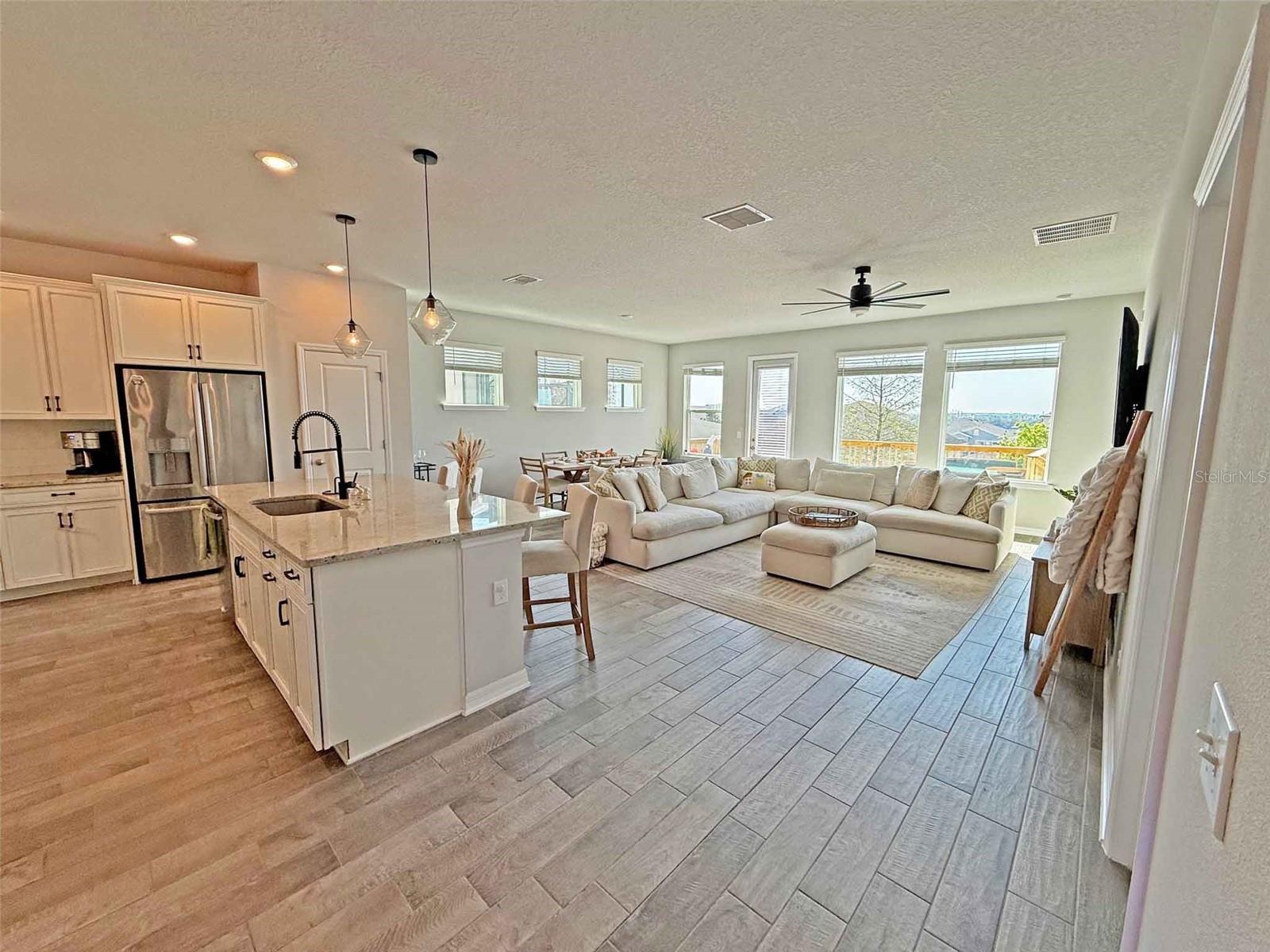 JOHNS LAKE LNDG PH 4 - Residential