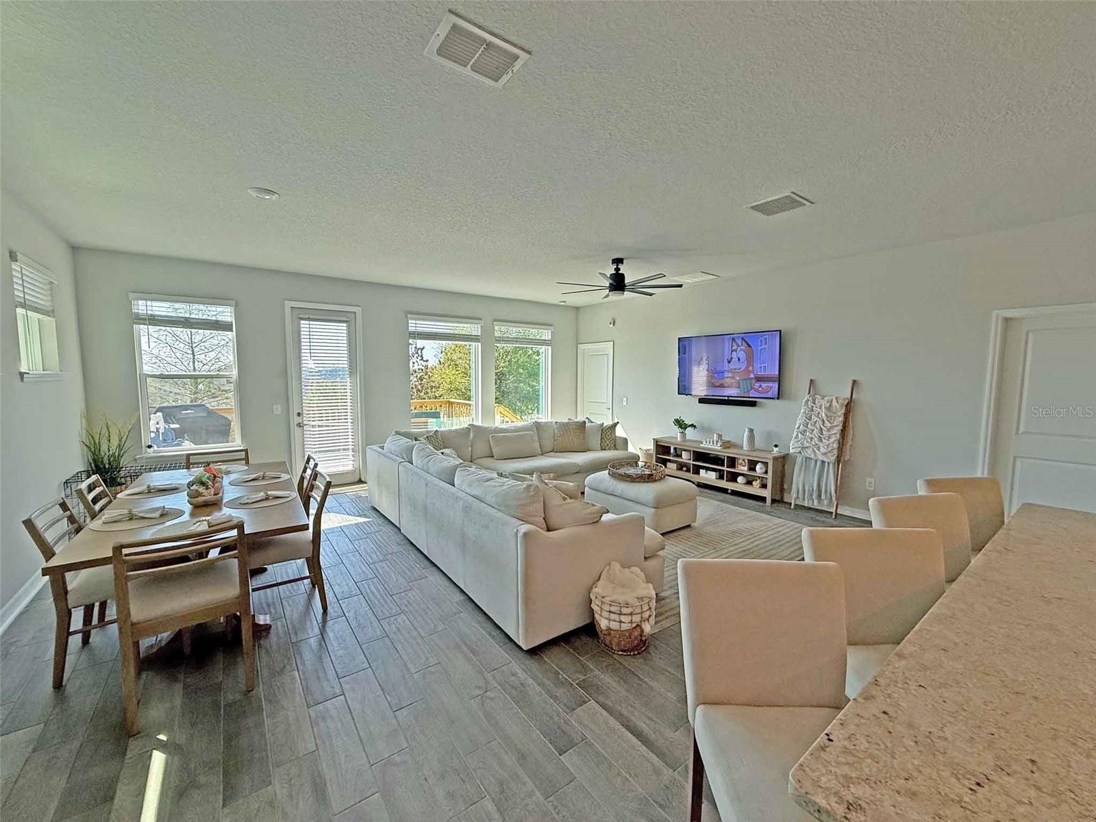 JOHNS LAKE LNDG PH 4 - Residential