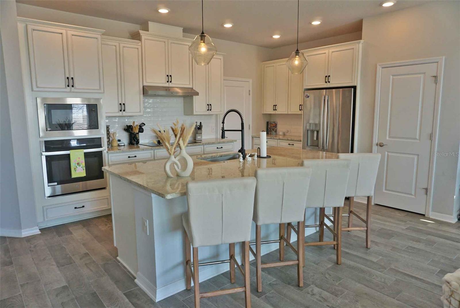 JOHNS LAKE LNDG PH 4 - Residential