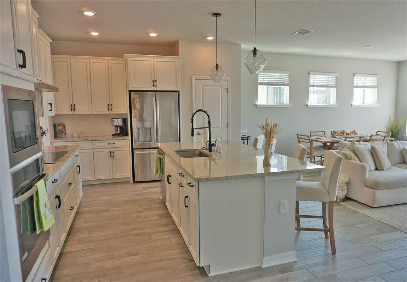 JOHNS LAKE LNDG PH 4 - Residential