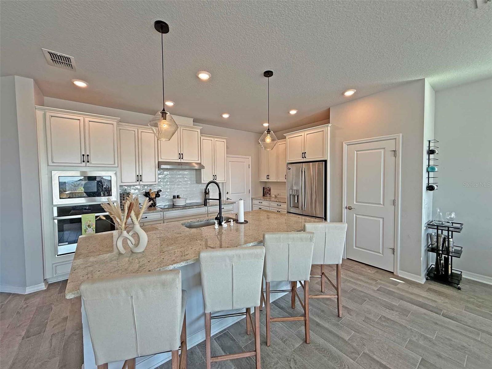 JOHNS LAKE LNDG PH 4 - Residential