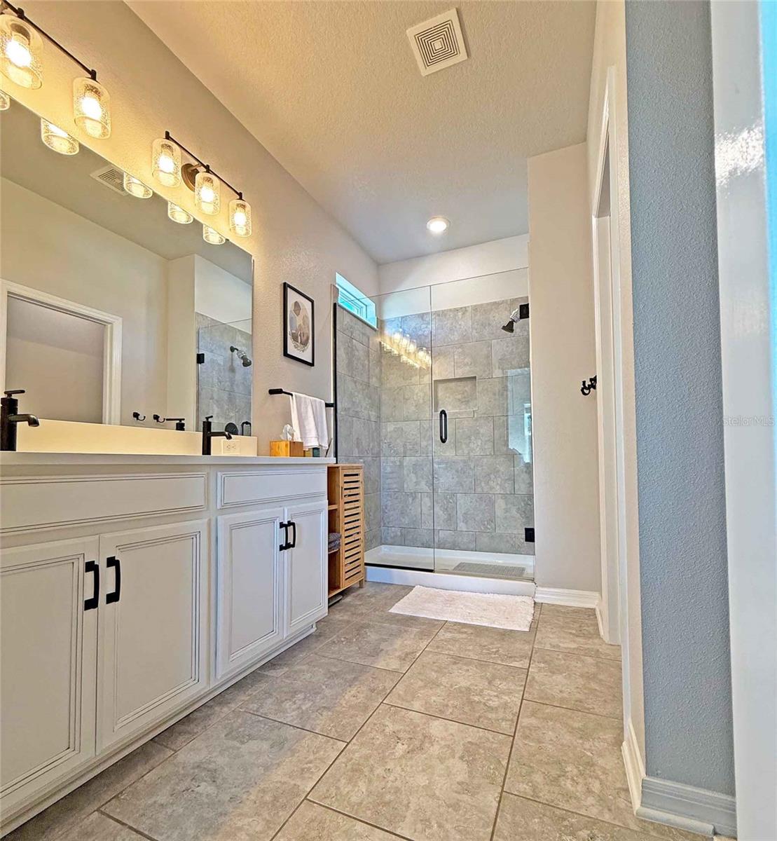 JOHNS LAKE LNDG PH 4 - Residential