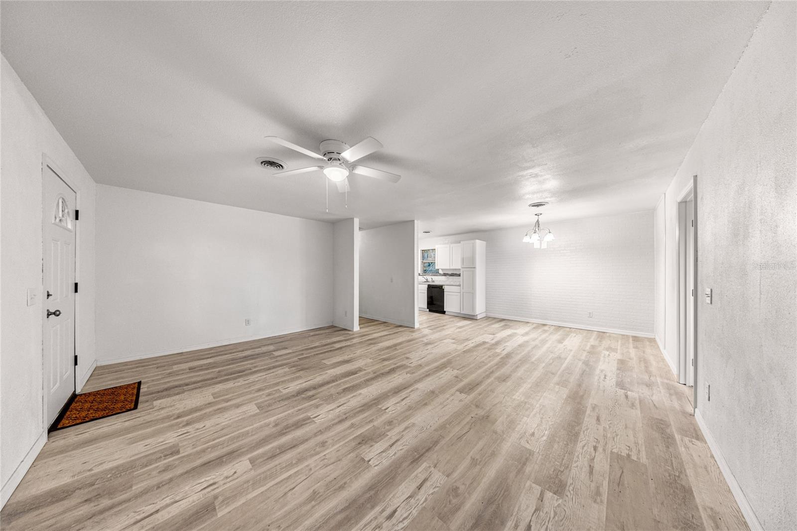 WOODS LAKE - Residential