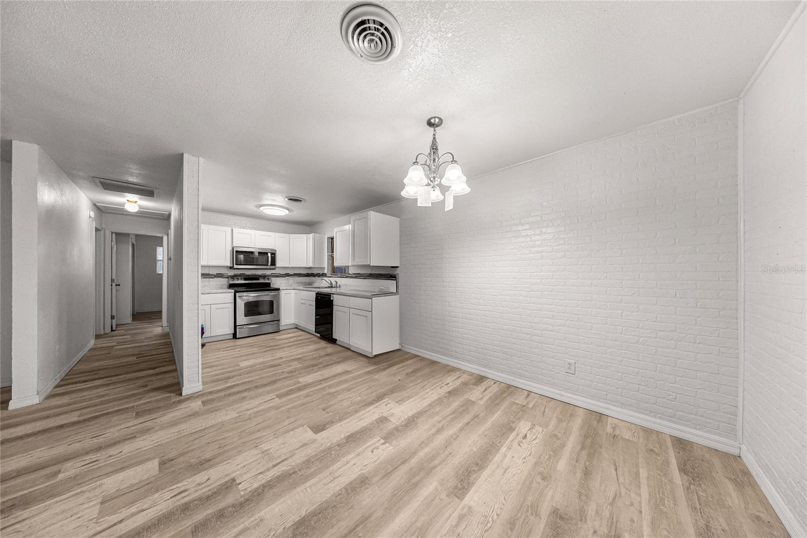 WOODS LAKE - Residential