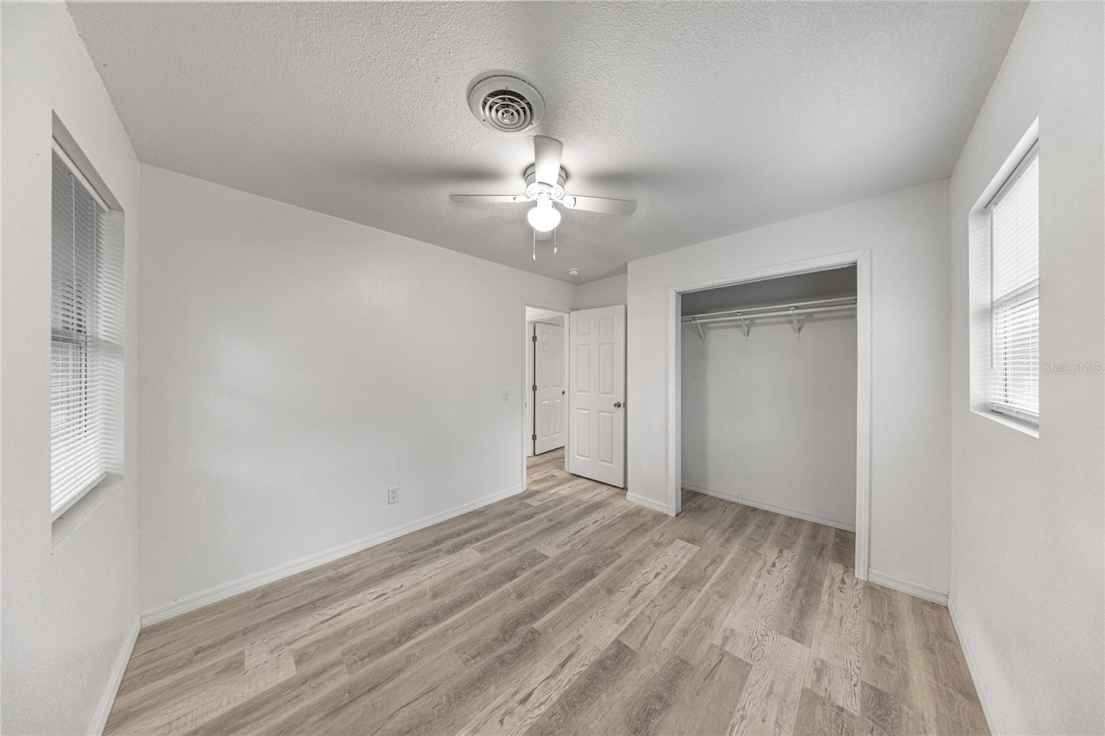 WOODS LAKE - Residential