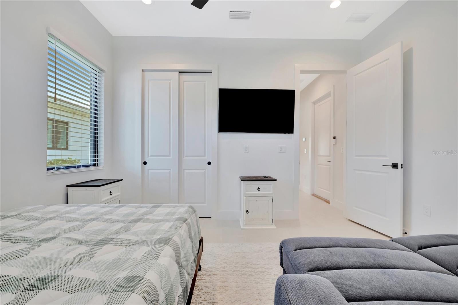 AQUA LAGOON - Residential Lease