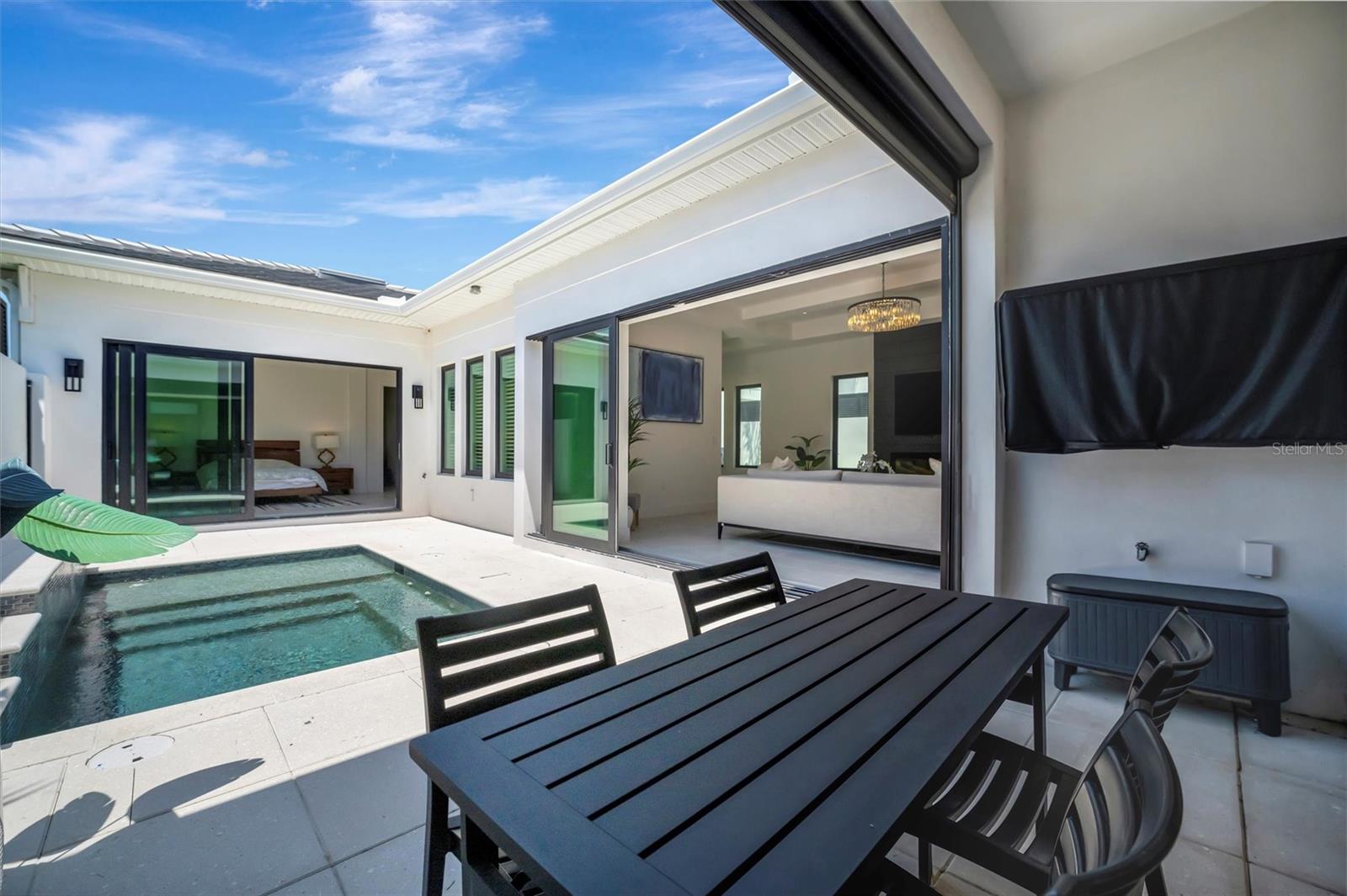 AQUA LAGOON - Residential Lease