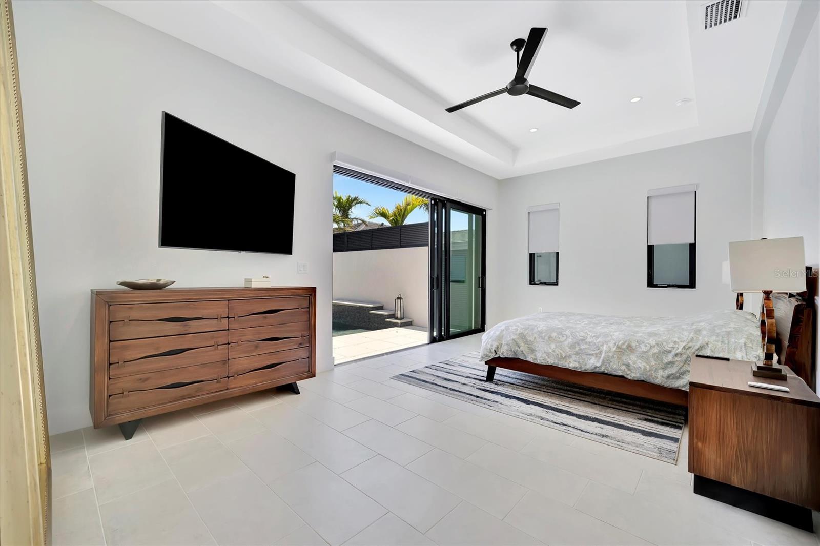 AQUA LAGOON - Residential Lease