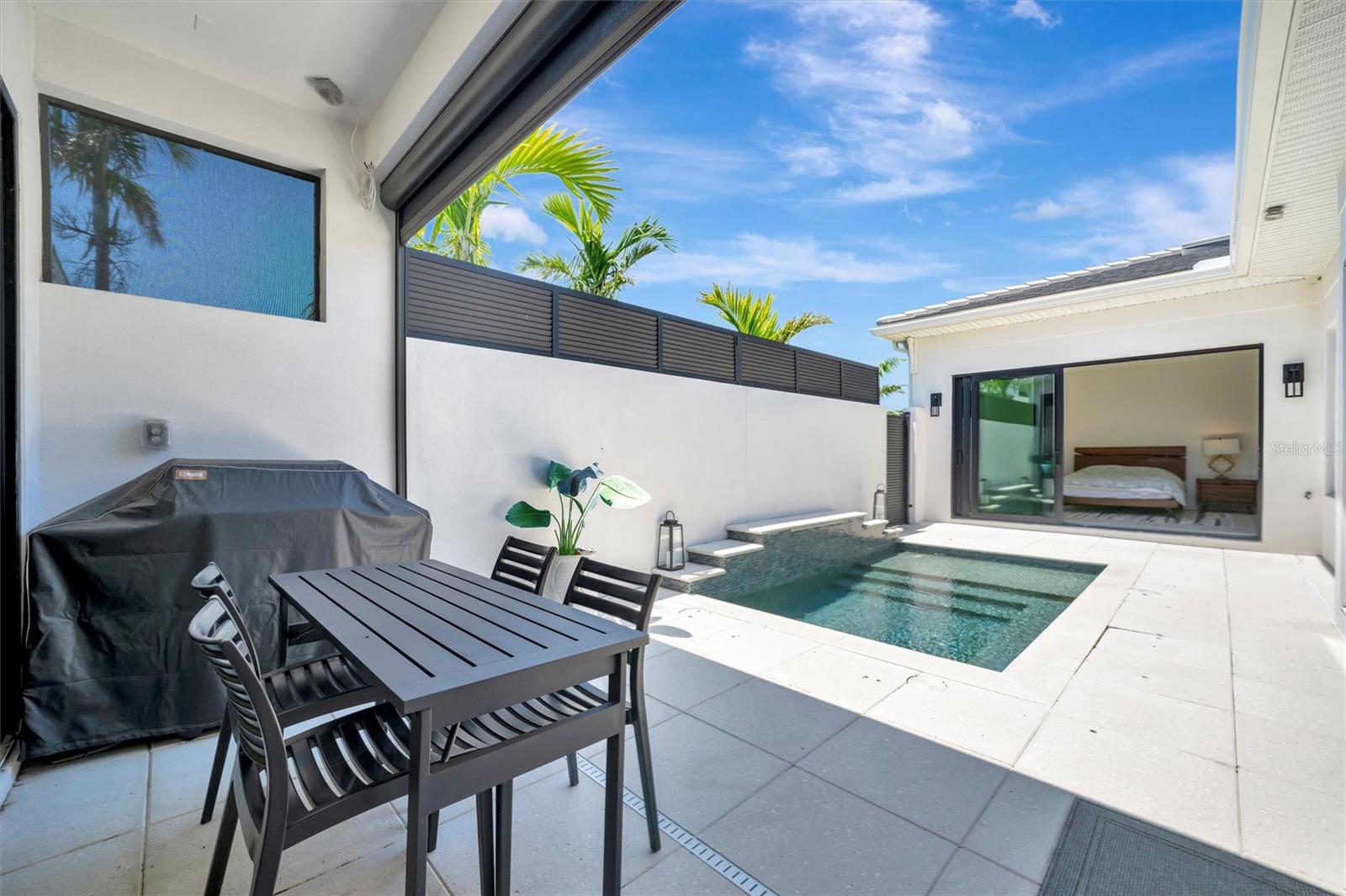 AQUA LAGOON - Residential Lease