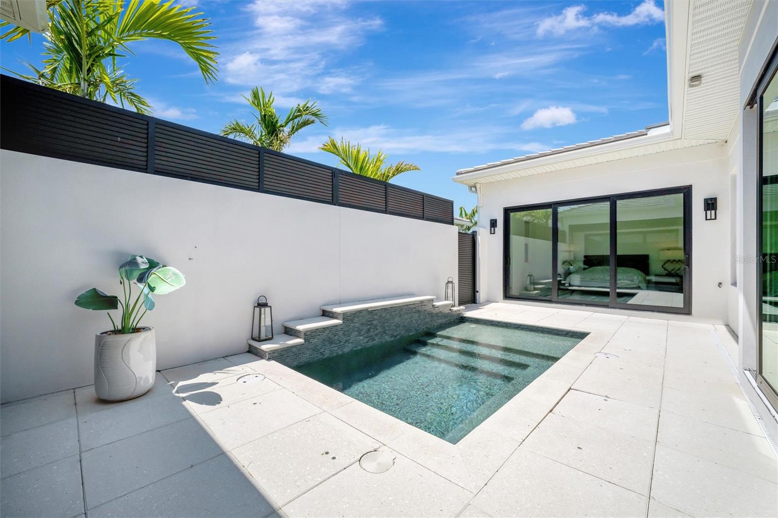 AQUA LAGOON - Residential Lease