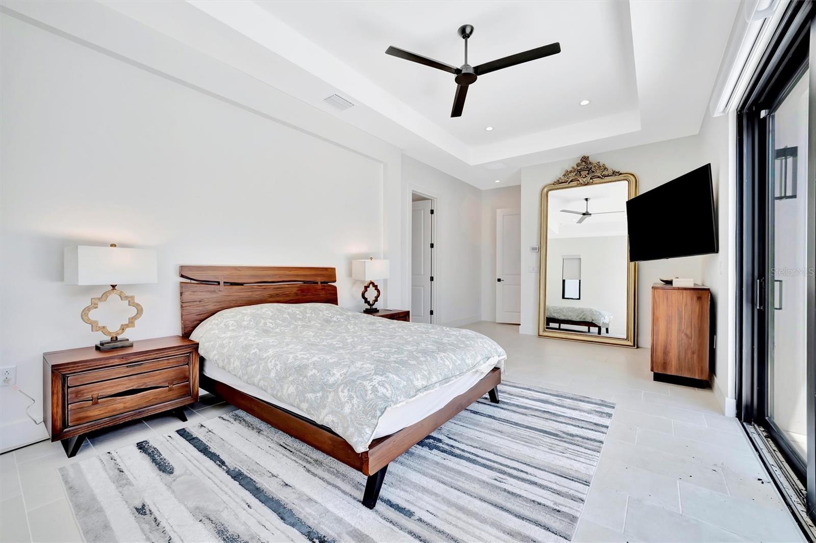 AQUA LAGOON - Residential Lease