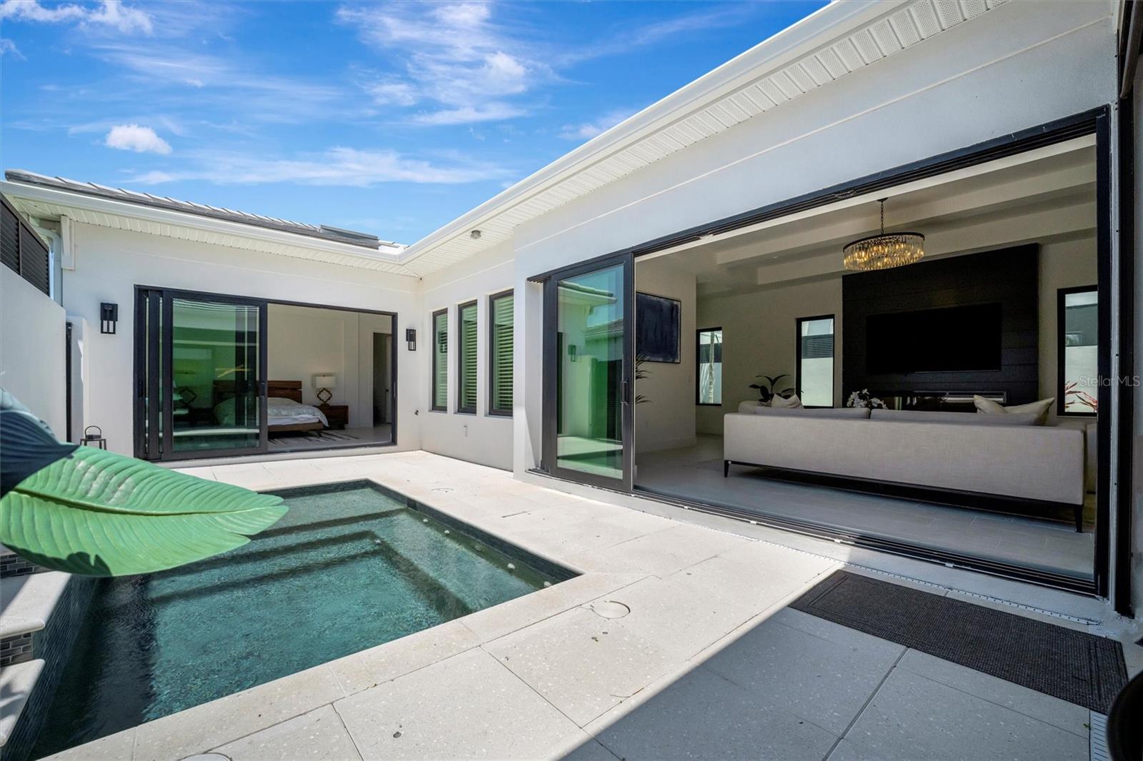 AQUA LAGOON - Residential Lease