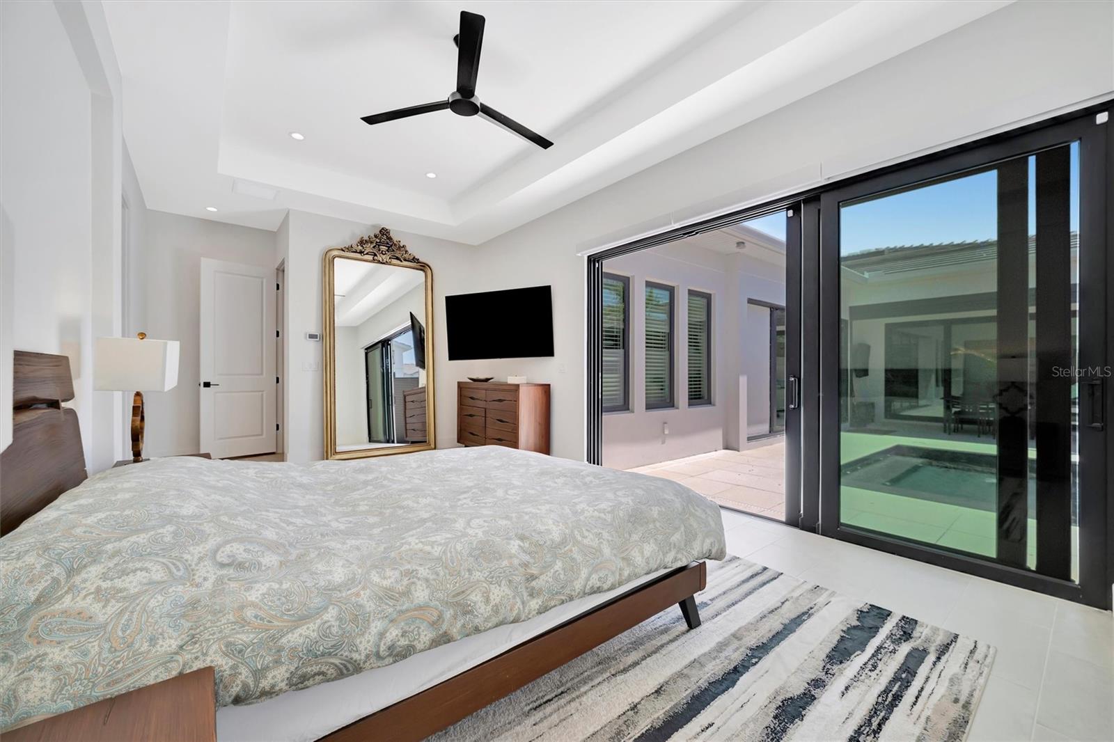 AQUA LAGOON - Residential Lease
