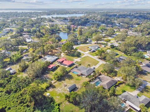 A home in WINTER HAVEN