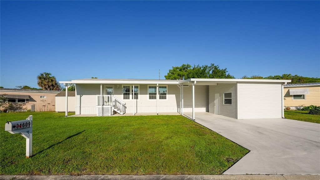 Photo of 31609 Terrace Drive, Tavares, FL 32778 (MLS # G5111493)