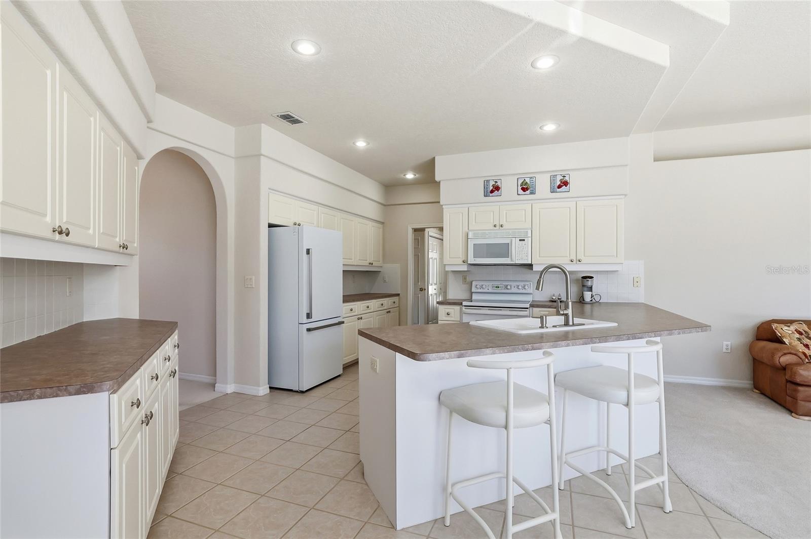 PRISTINE PLACE PH 2 - Residential