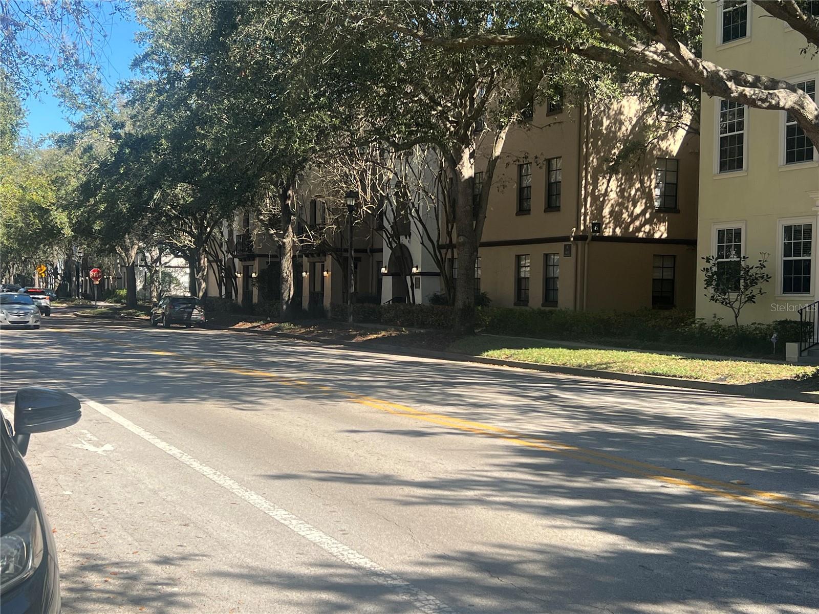 1631 LAKEMONT AVENUE