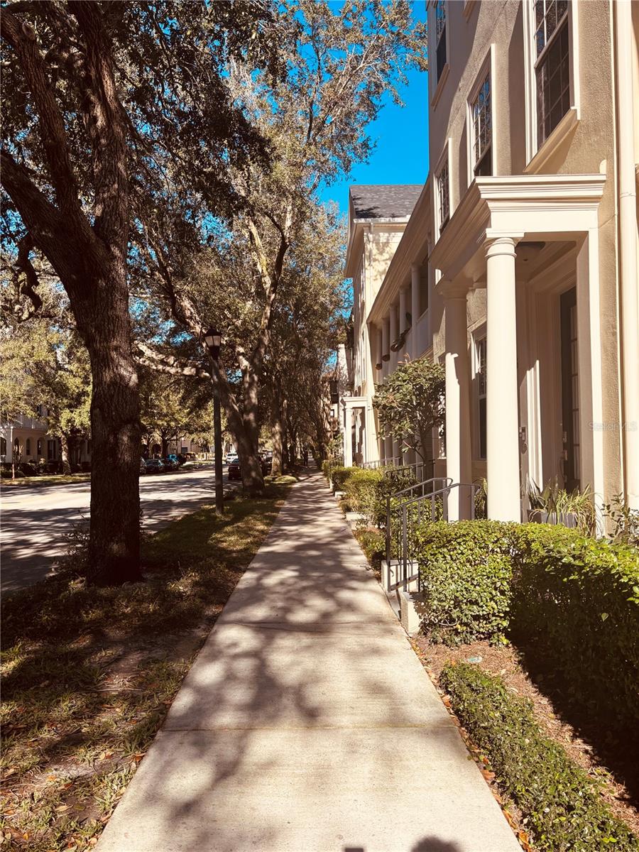 1631 LAKEMONT AVENUE