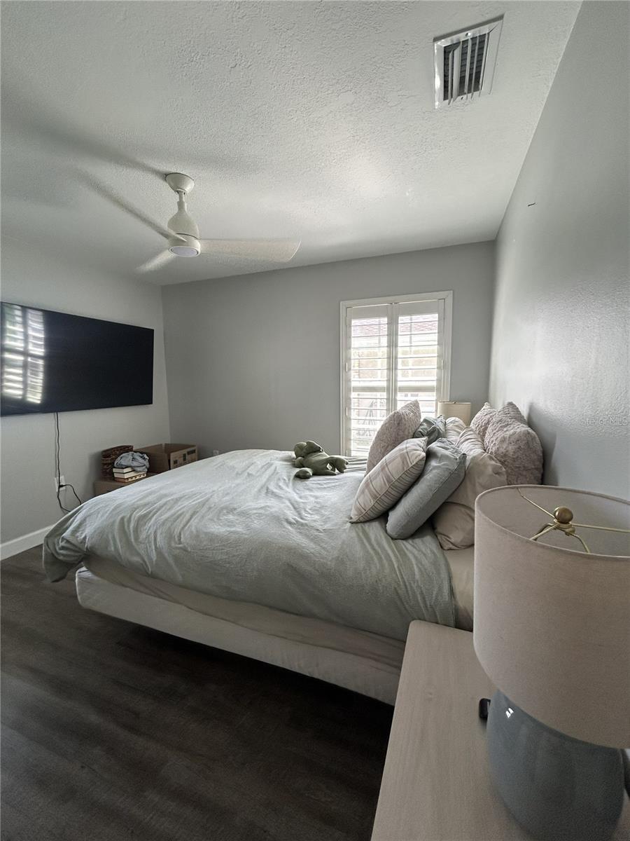 CANOE CREEK WOODS UNIT 10 - Residential Lease