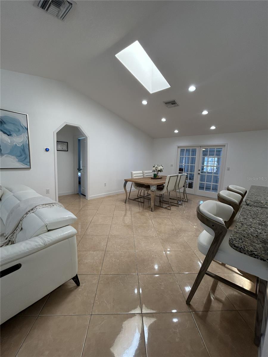 CANOE CREEK WOODS UNIT 10 - Residential Lease