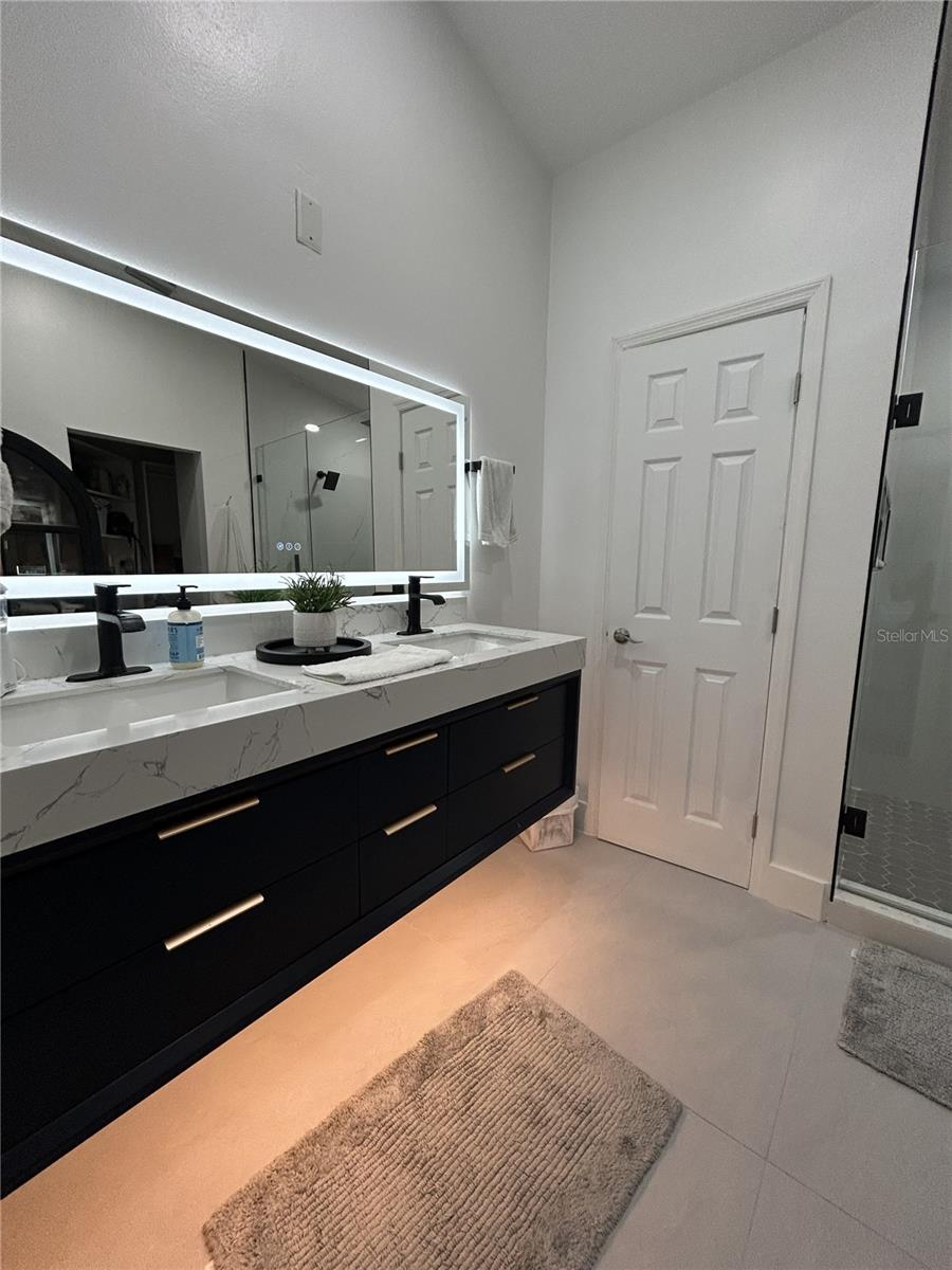 CANOE CREEK WOODS UNIT 10 - Residential Lease