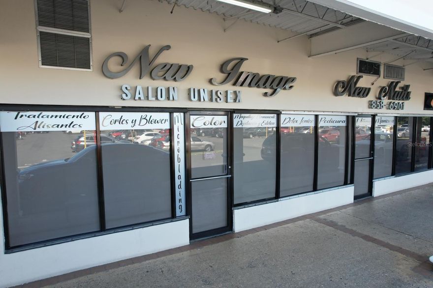 Located in one of the busiest and most easily accessible areas of Vega Baja, in the heart of the local shopping district, New Image is an established business with a solid customer base and an excellent reputation for hair care.

Business Highlights:
Prime Location: The establishment is located in Vega Baja shopping center, a high-traffic and high-visibility area, ensuring a constant flow of potential customers.

Wide Range of Services: New Image specializes in haircuts, coloring, hair treatments, and cutting-edge hairstyles, with a focus on quality and personalized attention.

Loyal and Growing Customer Base: Thanks to its reputation for excellence and its welcoming atmosphere, New Image has cultivated a loyal customer base that returns to continue enjoying its services.

Quality Equipment and Furniture: The establishment is fully equipped with top-quality technology and furniture, ready for immediate operation.

Expansion Potential: With a solid established foundation, the business has great growth potential, whether by expanding its service offerings or implementing marketing strategies to attract new clients.

Long-Term Growth Opportunity: The beauty and personal care market continues to boom, and this establishment has great potential to grow even further with the right approach and strategies.