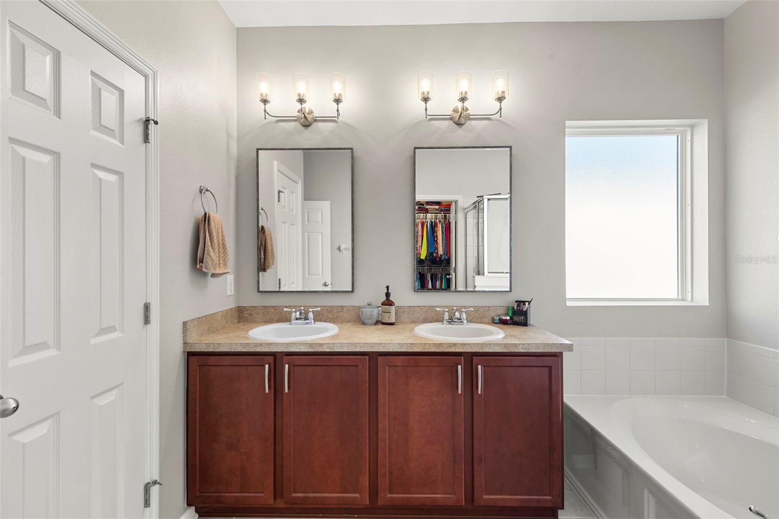 CREEKSIDE PRESERVE II - Residential Lease