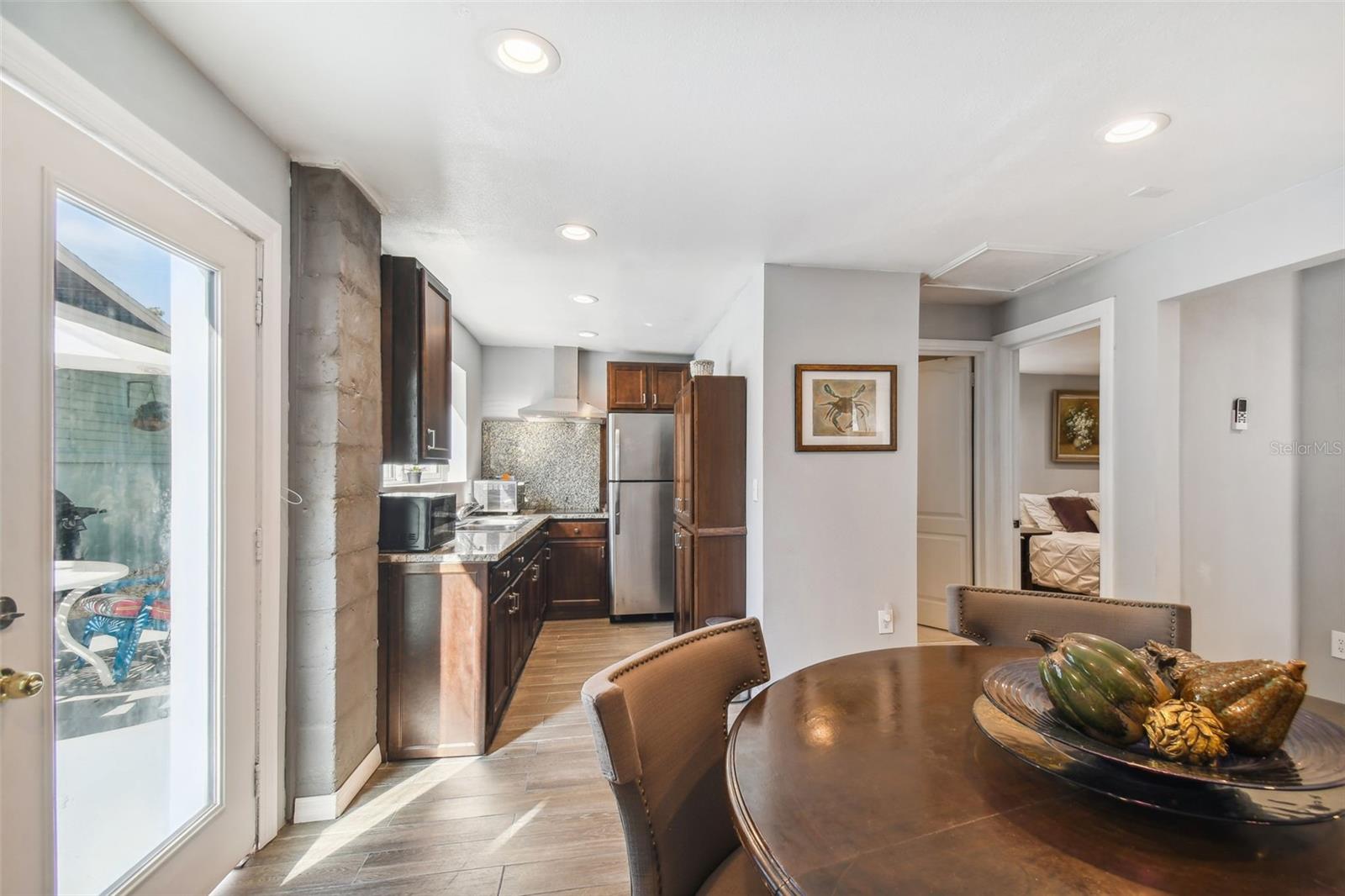 609 W NORTH BAY - Residential