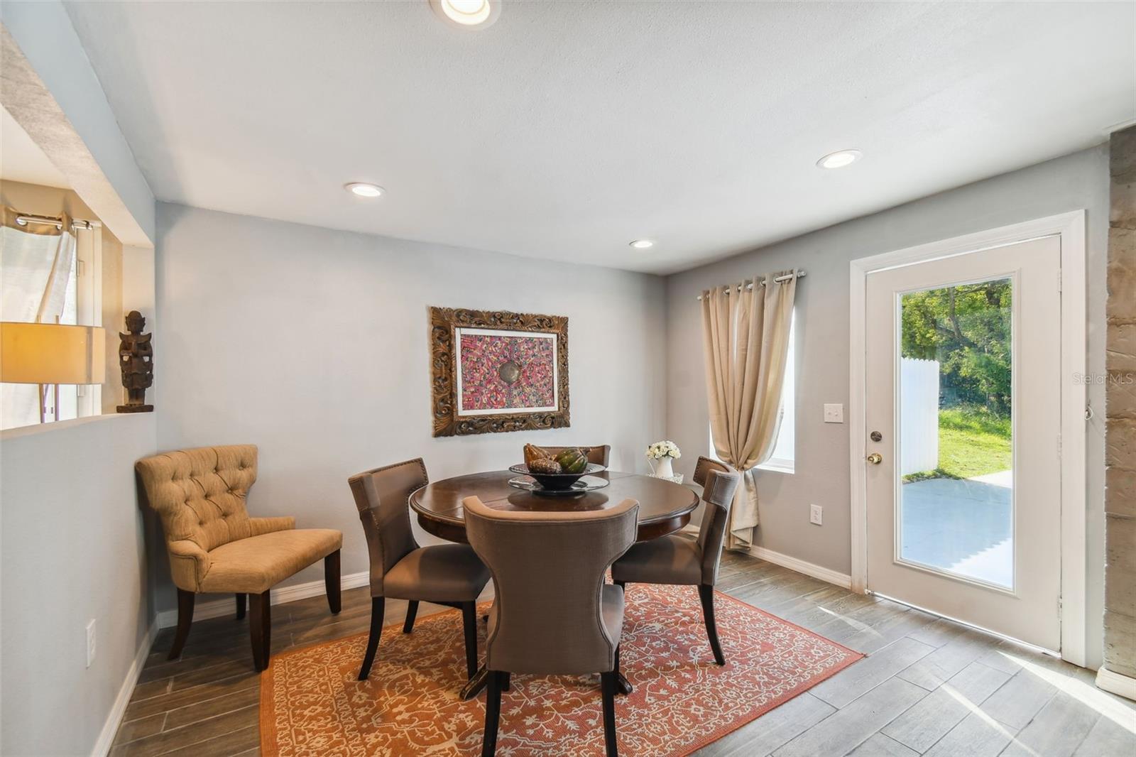 609 W NORTH BAY - Residential