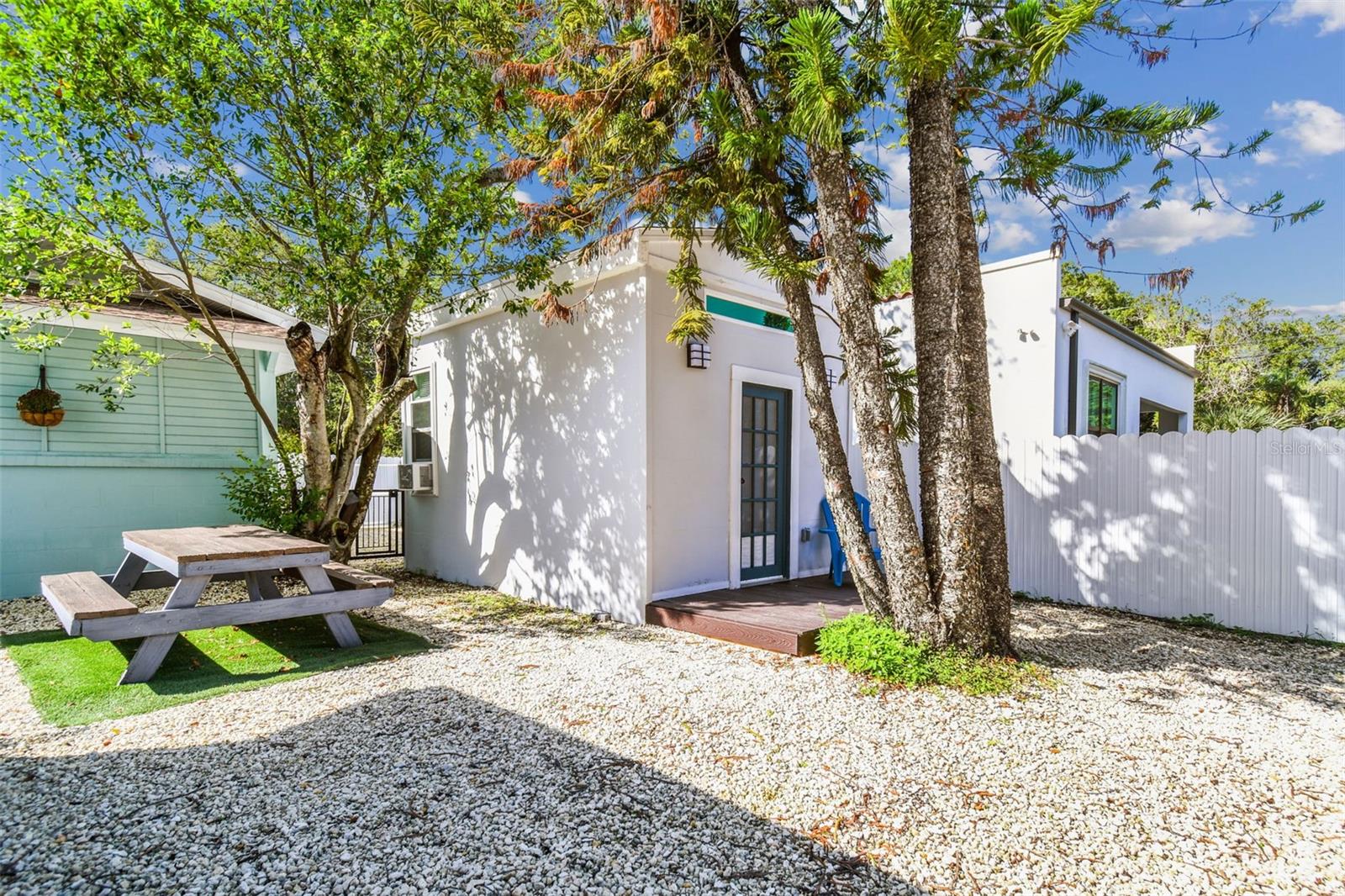 609 W NORTH BAY - Residential