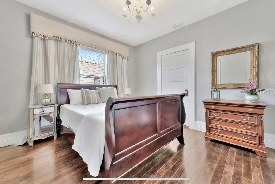 609 W NORTH BAY - Residential