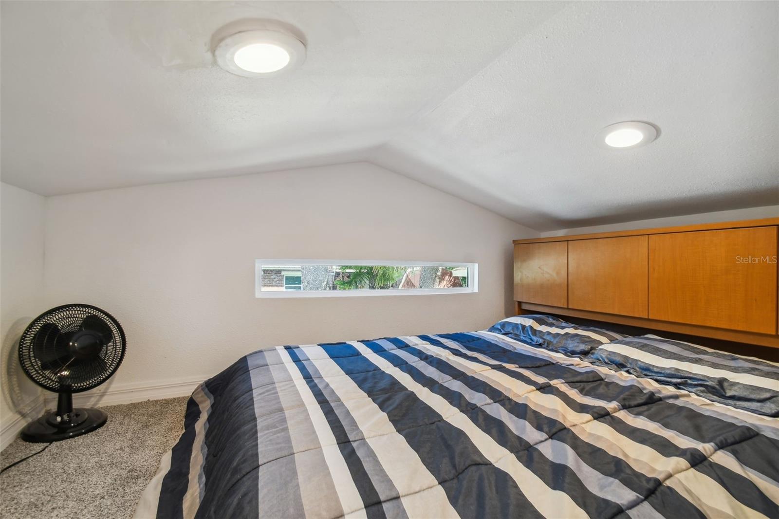 609 W NORTH BAY - Residential