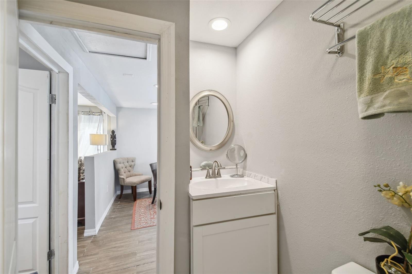 609 W NORTH BAY - Residential