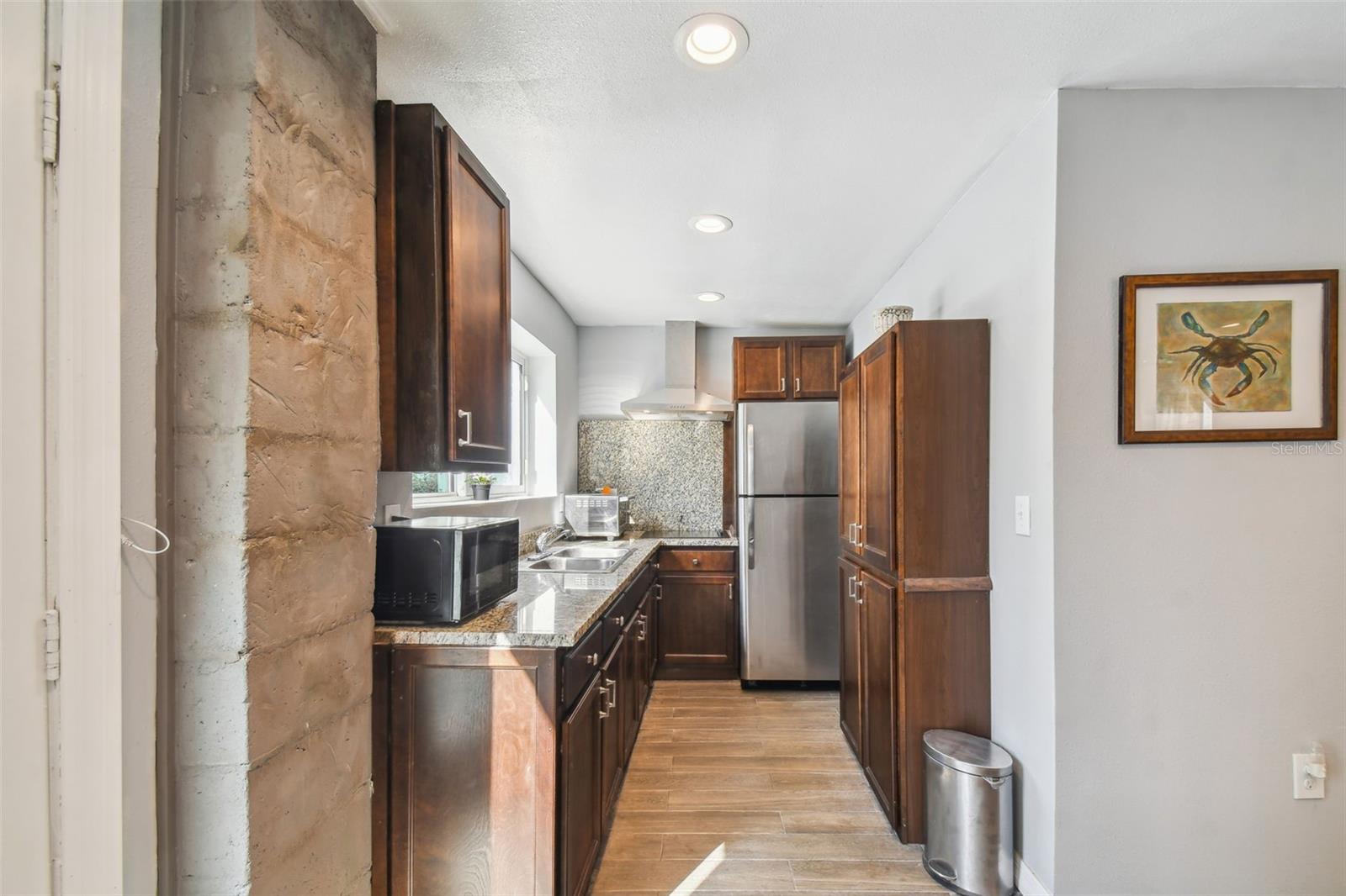 609 W NORTH BAY - Residential