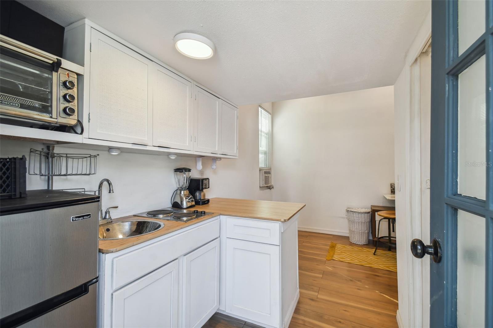 609 W NORTH BAY - Residential