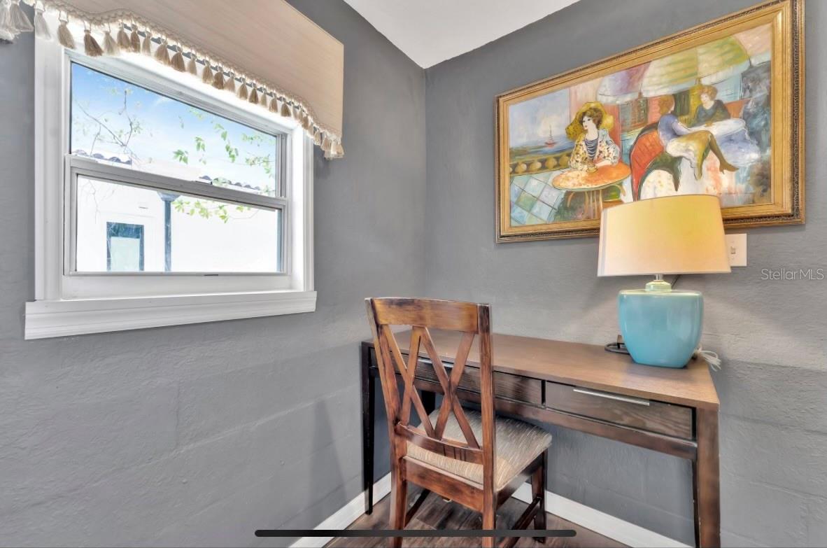 609 W NORTH BAY - Residential