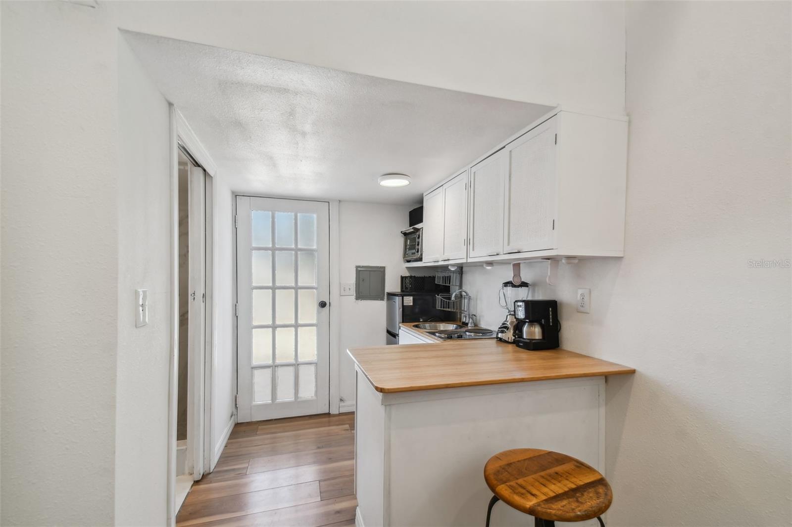 609 W NORTH BAY - Residential